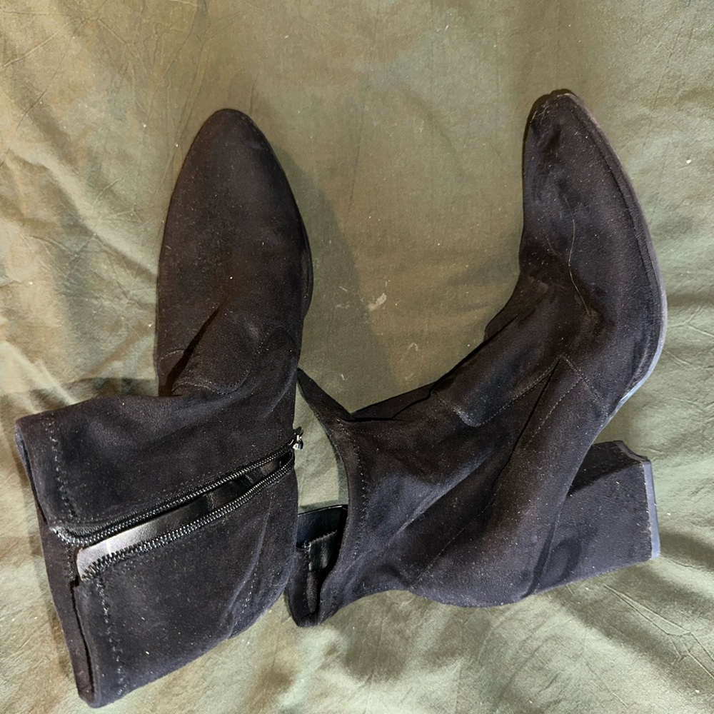 Chic Black Suede Ankle Boots